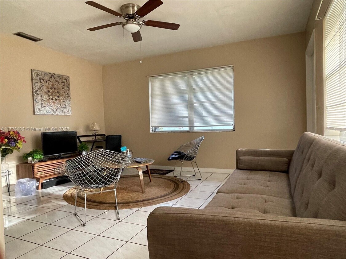 Foto principal - 10839 NE 2nd Pl