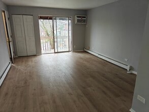Building Photo - 2326 W Nichols Rd