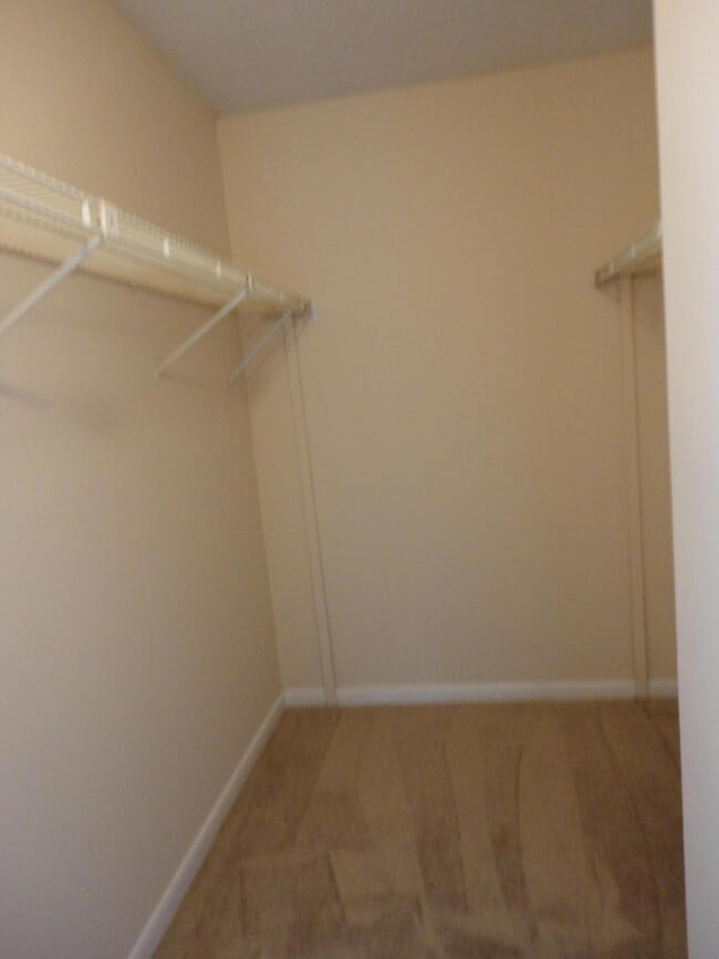 Building Photo - 208 Foxtail Dr