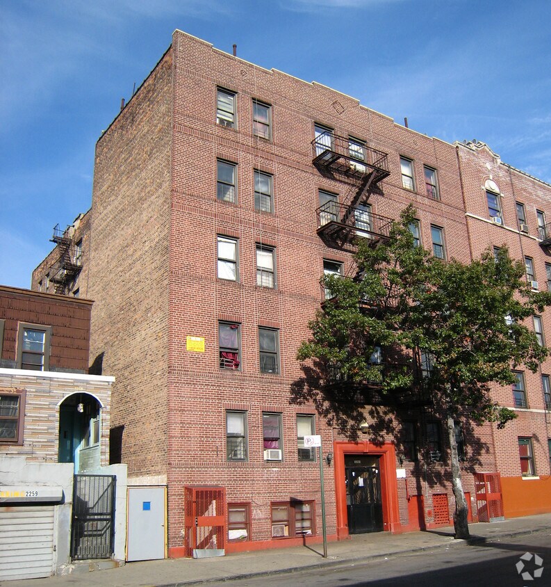 Primary Photo - 2261-2263 Morris Ave