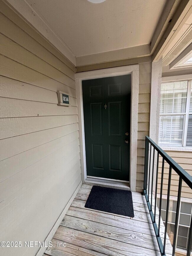 Building Photo - 800 Ironwood Dr