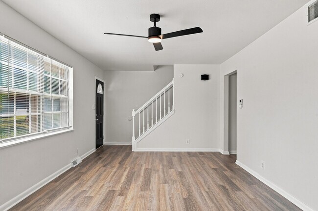 Building Photo - 4209 Defoe Dr
