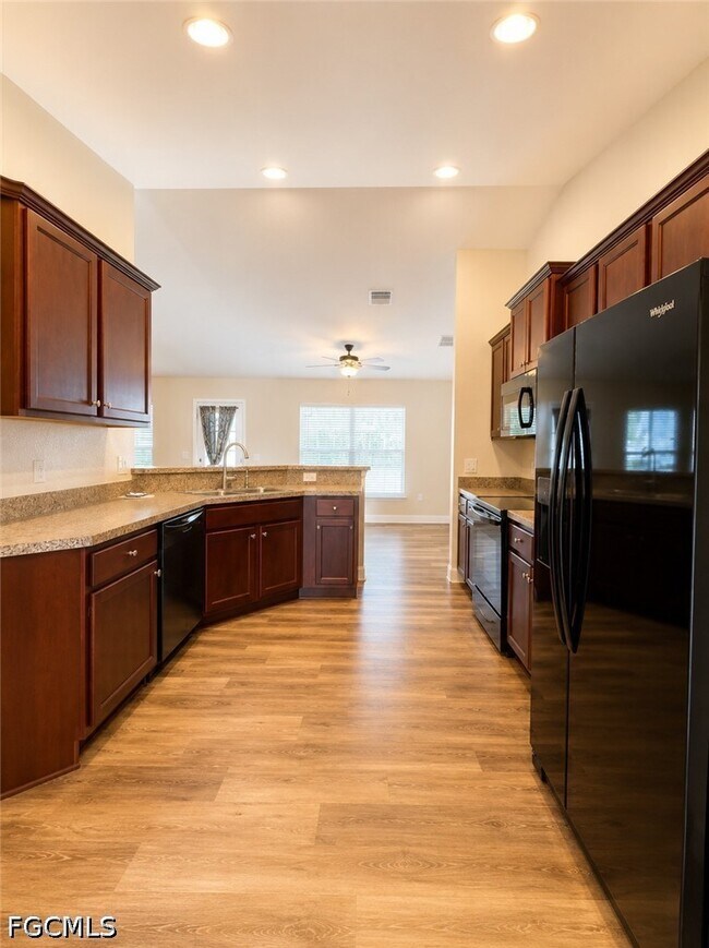 Foto del edificio - 2600 NW 1st Pl
