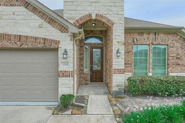 Foto del edificio - 22348 Misty Woods Ln
