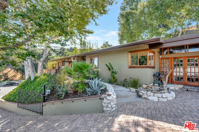 Foto del edificio - 15511 Woodcrest Dr