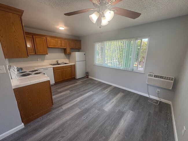 Foto del edificio - Cozy 2bd/1bth on Second Floor!
