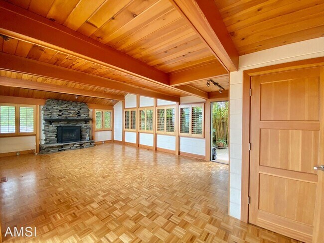Foto del edificio - 3 br, 2 bath House - 1100 Western Avenue