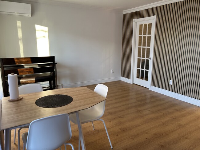 Photo du bâtiment - 1800 Rue Du Caribou