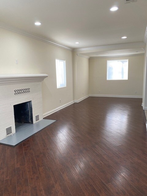 Foto del edificio - 1454 S Cloverdale Ave