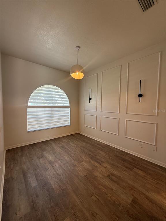 Foto del edificio - 2210 Towering Oaks Cir