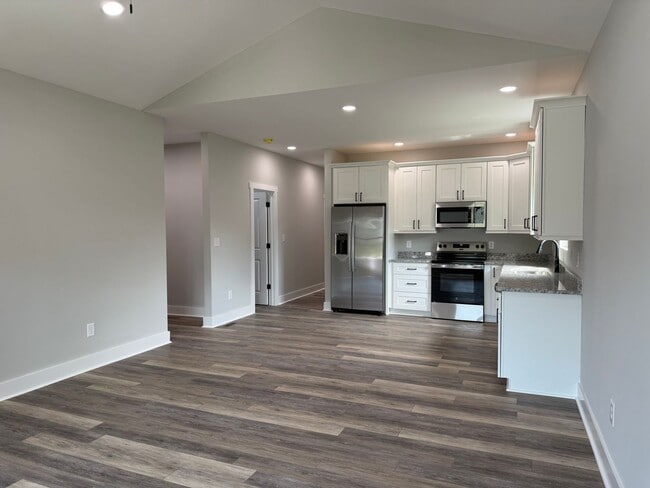 Building Photo - Newly Built 3-Bedroom Gem with Easy Highwa...