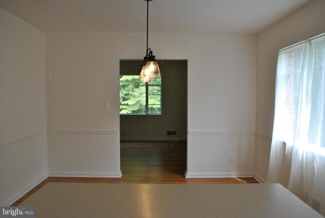 Building Photo - 6566 Marlo Dr
