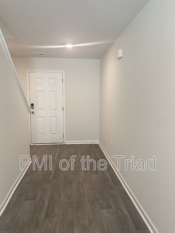 Building Photo - 3020 Egert Dr