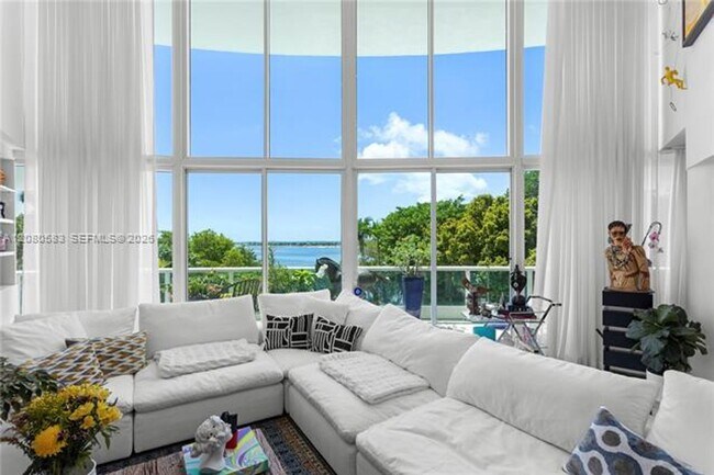 Foto del edificio - 2127 Brickell Ave