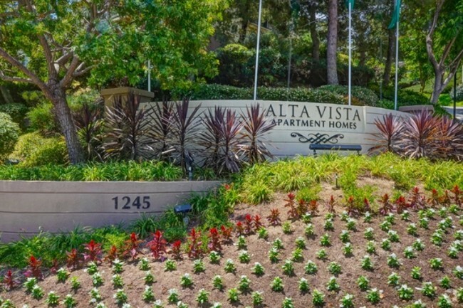 Letrero de entrada - Alta Vista Apartments