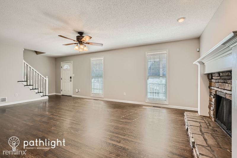 Primary Photo - 4 br, 2.5 bath House - 1 Bainbridge Drive ...