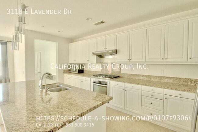 Foto del edificio - 3118 E Lavender Dr
