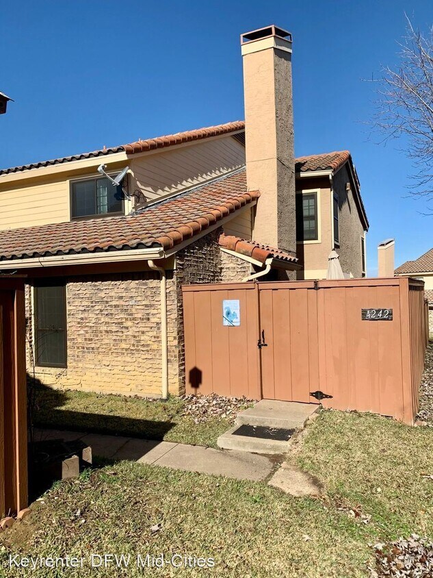 Primary Photo - 2 br, 2 bath House - 4242 Madera Road