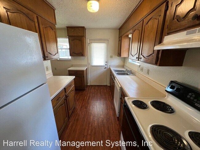 Building Photo - 2 br, 1 bath House - 1417 Chapel Creek