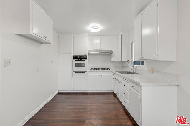 Foto del edificio - 2701 S Peck Ave