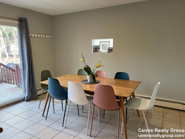 Building Photo - Top-notch and unique apartment