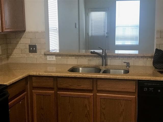 Building Photo - 2636 Boedeker Dr