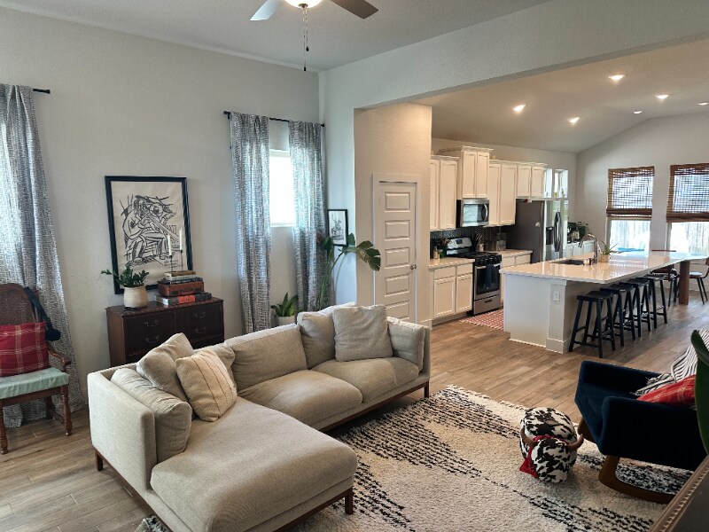 Foto principal - 8600 Cumbrae Ln
