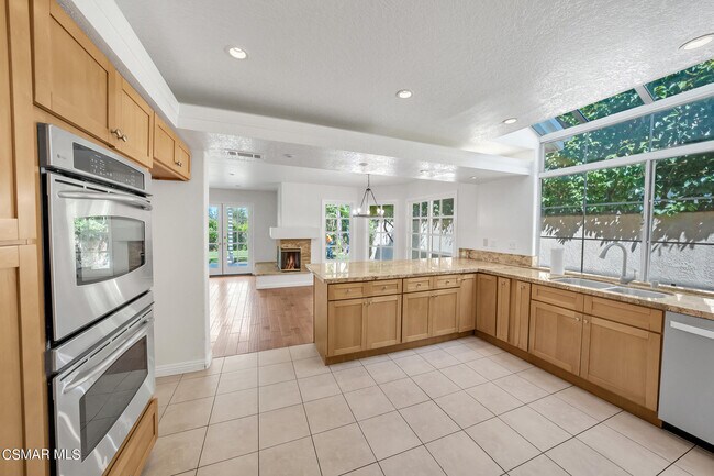 Building Photo - 1753 St Andrews Pl