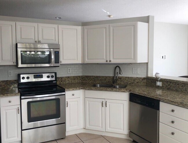 Kitchen - 4756 NW 109th Psge
