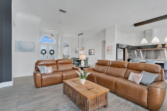 Foto del edificio - BEAUTIFUL 5 Bedroom/3 Bath home in Oviedo!