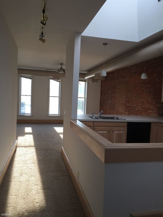 Foto principal - 322 S State St
