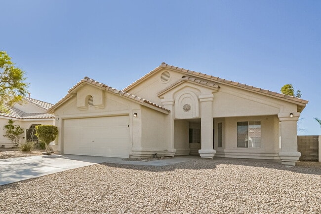 Building Photo - 1758 St Thomas Dr