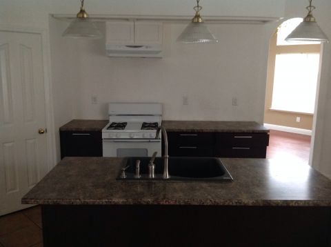 Foto del edificio - 308 N McClure Rd