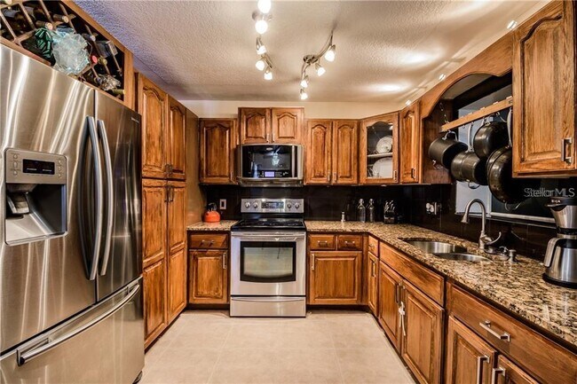 Foto del edificio - 2554 Cordova Way S