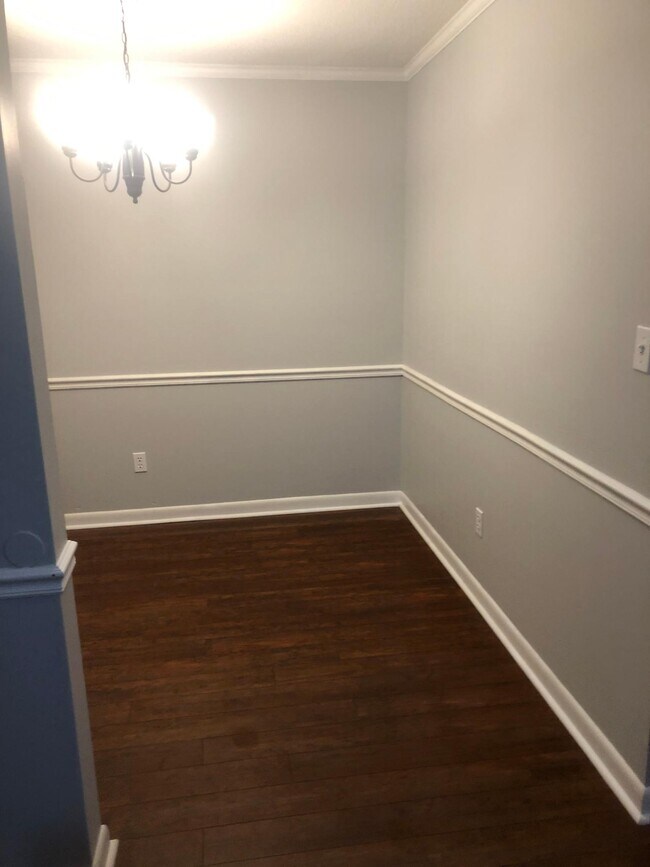 Foto del edificio - 7320 Sandy Creek Dr