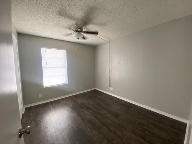 Edinburg Place Apartments - 1709 W Schunior St Edinburg, TX ...