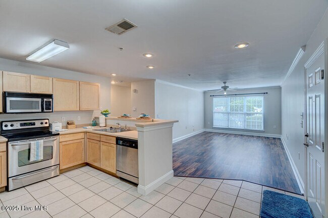 Foto del edificio - 2820 Bloomfield Ln