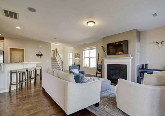 Foto del edificio - 207 Maple Walk St