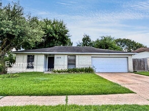 Building Photo - 203 Woodvale Dr