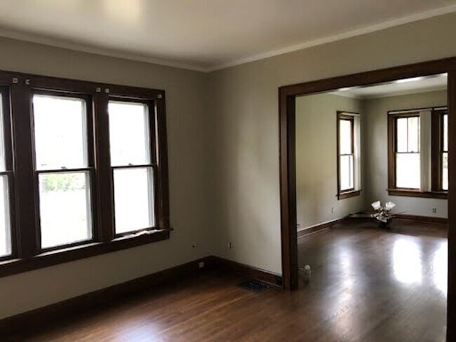Foto del edificio - Beautiful 3 bedroom, 1 bath located in Bexley (Duplex)