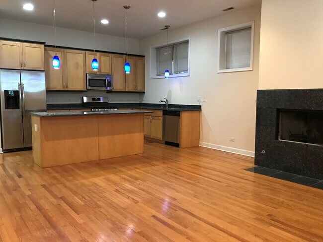 Foto del edificio - 3434 N Elston Ave