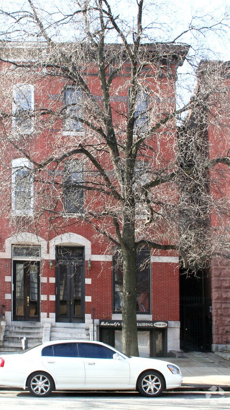 Building Photo - 2208 N Charles St