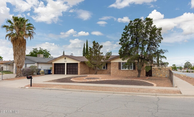 Building Photo - 3021 Fierro Dr