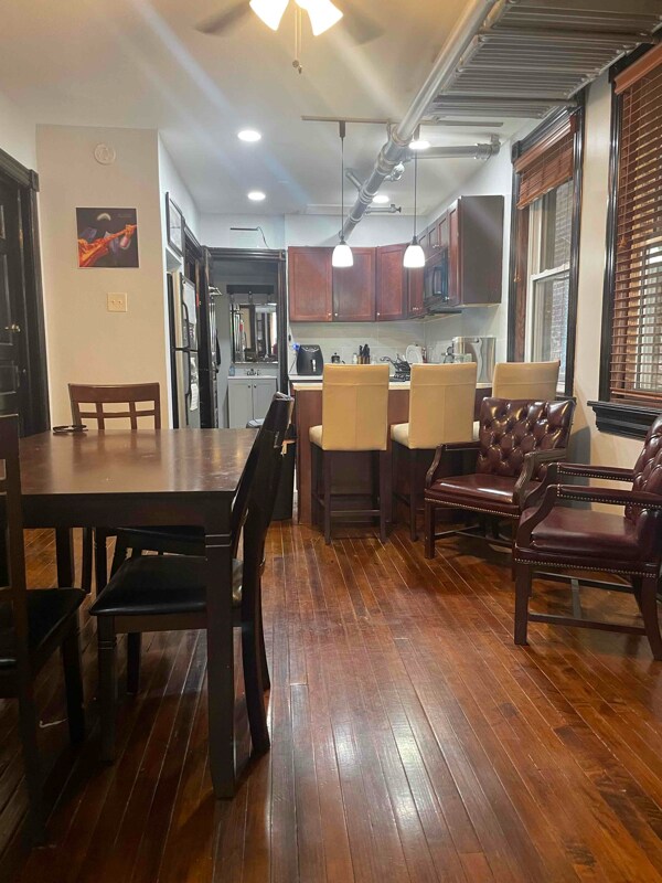 Foto del edificio - 908 W Roscoe St