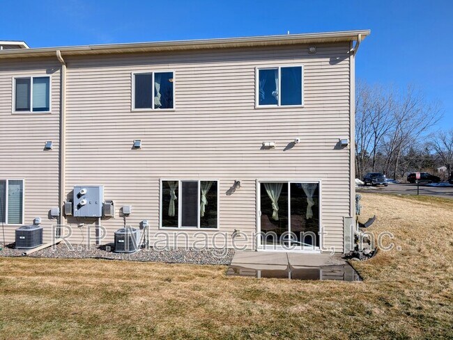 Foto del edificio - 5286 Greenwood Dr