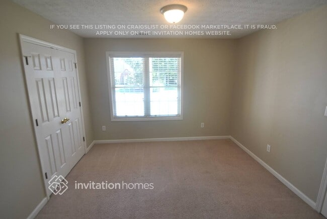 Building Photo - 717 Thornapple Trail SW