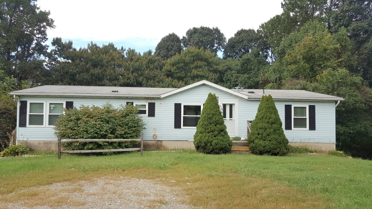 Primary Photo - Beautiful 3 Bedroom 2 Bathroom Rancher in ...
