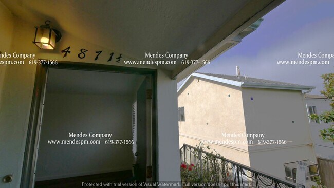 Building Photo - Beautifully Renovated 2 bd / 1 bth Upstair...