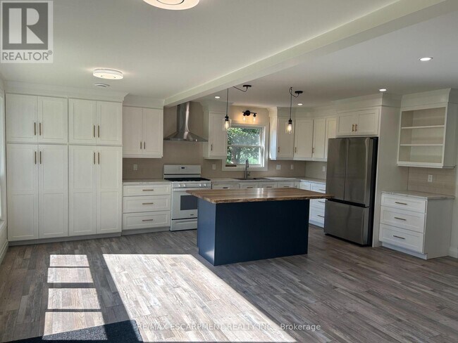 Building Photo - 1888 ON-3