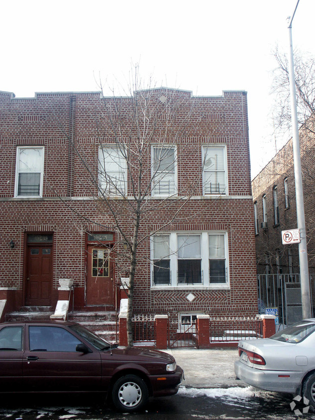 Primary Photo - 1045 Longfellow Ave